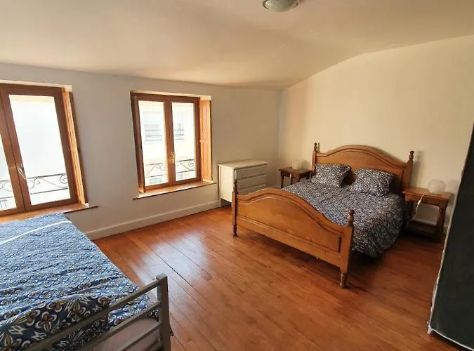 Des Luthiers Mirecourt